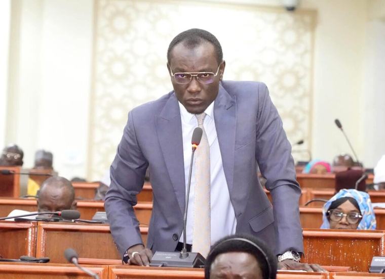 Ennedi Ouest : Le député Abbas Khamis Oumar honore l’engagement du sous-préfet d’Eliché Bahr Guettï